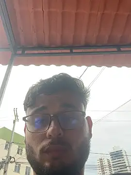 Snapshot of peuba12 chatting on 02-21-26, 06:21 peuba12 online show from 02-21-26, 06:21