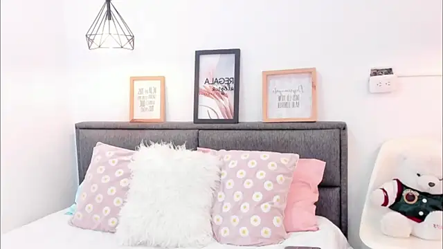 annarosse  online show from 02-13-26, 06:19