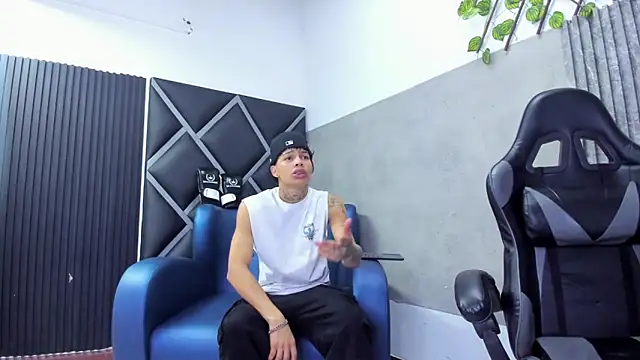 Dogan Renzo0 online show from 02-11-26, 07:03