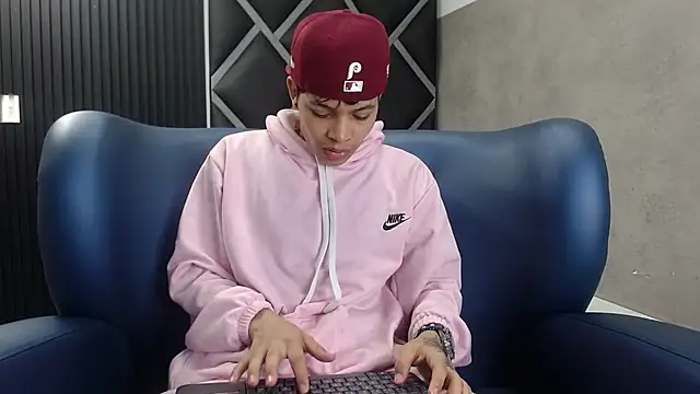 Dogan Renzo0 online show from 02-02-26, 07:24