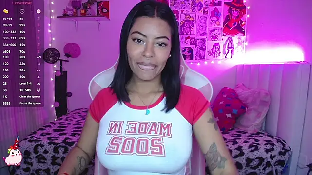 Danna Soffia online show from 04-18-26, 01:41