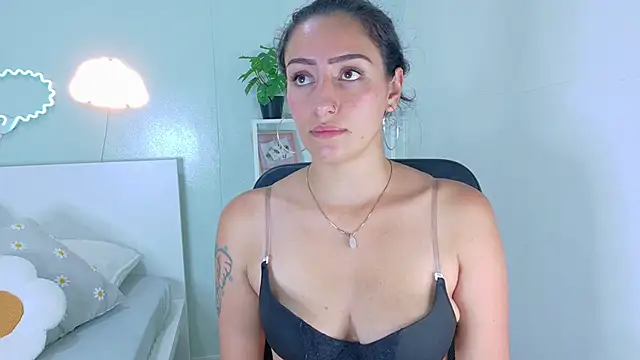 AmmyRouse   online show from 02-18-26, 11:17