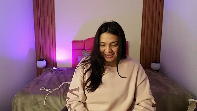 Snapshot of IvonneRoss_ chatting on 06-05-26, 12:33 IvonneRoss online show from 06-05-26, 12:33