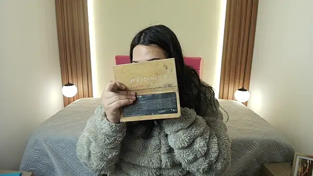 Snapshot of IvonneRoss_ chatting on 05-22-26, 12:14 IvonneRoss online show from 05-22-26, 12:14