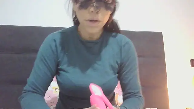 Snapshot of Dolcezzastella chatting on 02-12-26, 07:52 Dolcezzastella online show from 02-12-26, 07:52