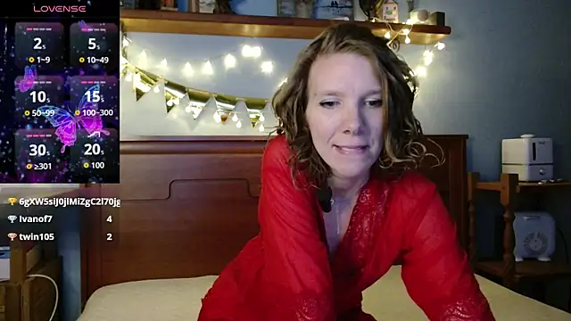 Snapshot of Daisy_Lovely chatting on 02-19-26, 04:20 Daisy Lovely online show from 02-19-26, 04:20