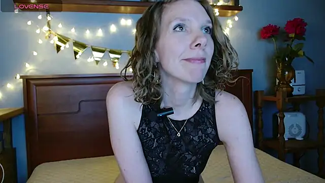 Snapshot of Daisy_Lovely chatting on 02-26-26, 06:24 Daisy Lovely online show from 02-26-26, 06:24