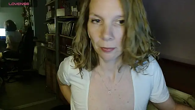 Snapshot of Daisy_Lovely chatting on 05-22-26, 04:16 Daisy Lovely online show from 05-22-26, 04:16