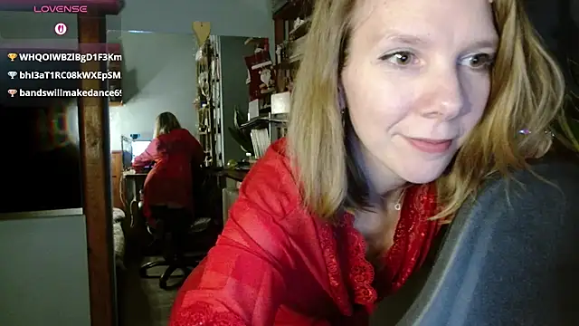 Snapshot of Daisy_Lovely chatting on 02-07-26, 04:04 Daisy Lovely online show from 02-07-26, 04:04