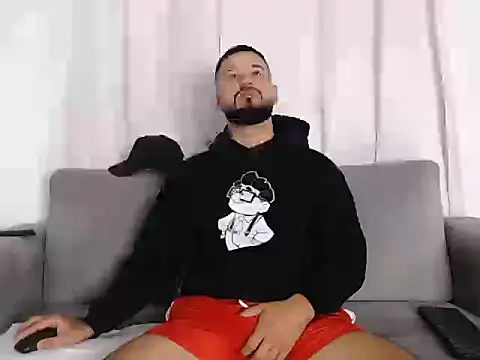 Handsomen69 online show from 04-22-26, 10:33