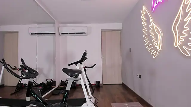 Snapshot of Rose_Allure chatting on 02-22-26, 11:56 Rose Allure online show from 02-22-26, 11:56