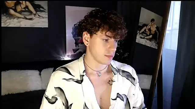 Snapshot of TylerGibson chatting on 07-16-26, 04:48 TylerGibson online show from 07-16-26, 04:48