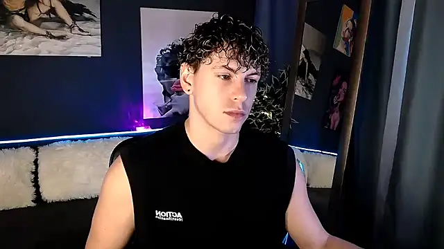 Snapshot of TylerGibson chatting on 07-30-26, 04:00 TylerGibson online show from 07-30-26, 04:00