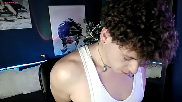 Snapshot of TylerGibson chatting on 06-24-26, 01:37 TylerGibson online show from 06-24-26, 01:37