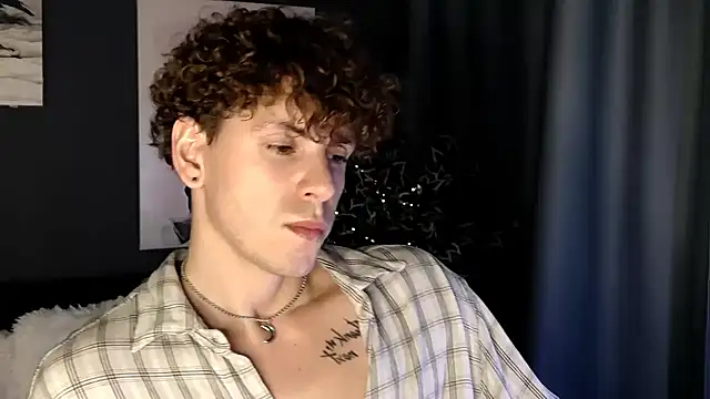 Snapshot of TylerGibson chatting on 07-12-26, 07:04 TylerGibson online show from 07-12-26, 07:04