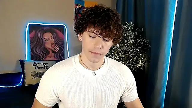Snapshot of TylerGibson chatting on 05-14-26, 05:48 TylerGibson online show from 05-14-26, 05:48