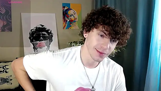 Snapshot of TylerGibson chatting on 04-21-26, 03:24 TylerGibson online show from 04-21-26, 03:24