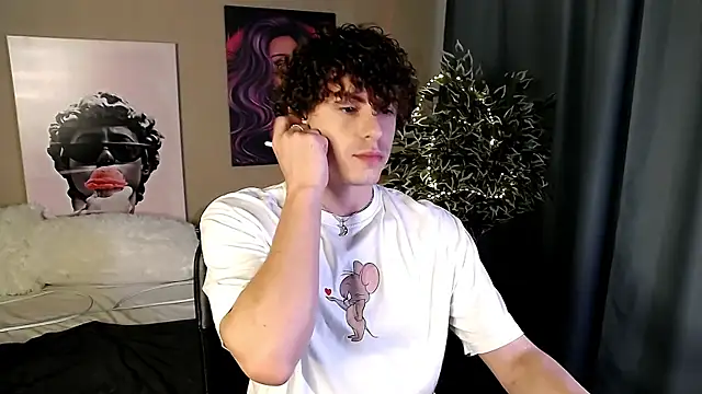 Snapshot of TylerGibson chatting on 06-04-26, 03:55 TylerGibson online show from 06-04-26, 03:55