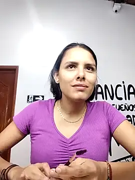 Snapshot of Catalinna_03 chatting on 02-20-26, 11:45 Catalinna 03 online show from 02-20-26, 11:45