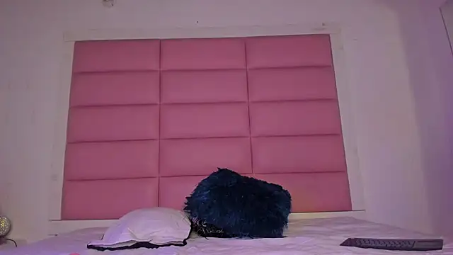 Snapshot of Catalinna_03 chatting on 02-13-26, 01:00 Catalinna 03 online show from 02-13-26, 01:00