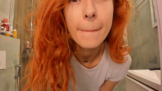 Snapshot of KikkoLee chatting on 08-06-26, 11:38 KikkoLee online show from 08-06-26, 11:38