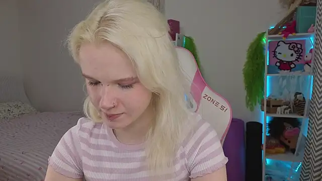 Snapshot of Mia_WaterFall chatting on 04-21-26, 03:35 Mia WaterFall online show from 04-21-26, 03:35