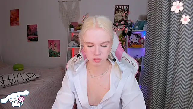 Mia WaterFall online show from 07-21-26, 03:30
