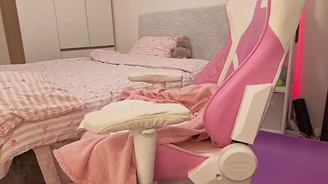 Snapshot of Mia_WaterFall chatting on 03-02-26, 07:15 Mia WaterFall online show from 03-02-26, 07:15