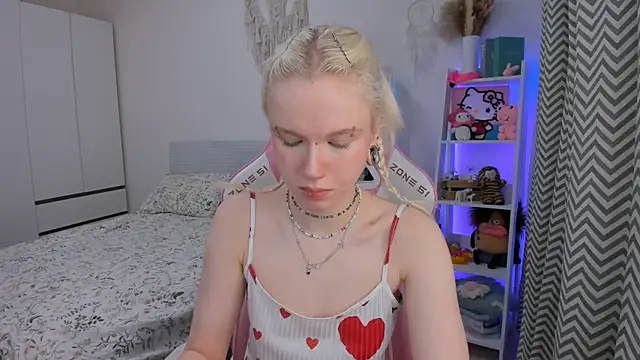 Snapshot of Mia_WaterFall chatting on 02-10-26, 03:16 Mia WaterFall online show from 02-10-26, 03:16