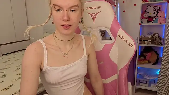 Snapshot of Mia_WaterFall chatting on 02-25-26, 03:18 Mia WaterFall online show from 02-25-26, 03:18