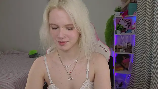 Snapshot of Mia_WaterFall chatting on 04-29-26, 03:32 Mia WaterFall online show from 04-29-26, 03:32