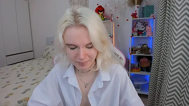 Snapshot of Mia_WaterFall chatting on 02-18-26, 03:48 Mia WaterFall online show from 02-18-26, 03:48