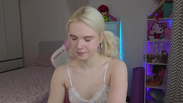 Mia WaterFall online show from 04-05-26, 03:24