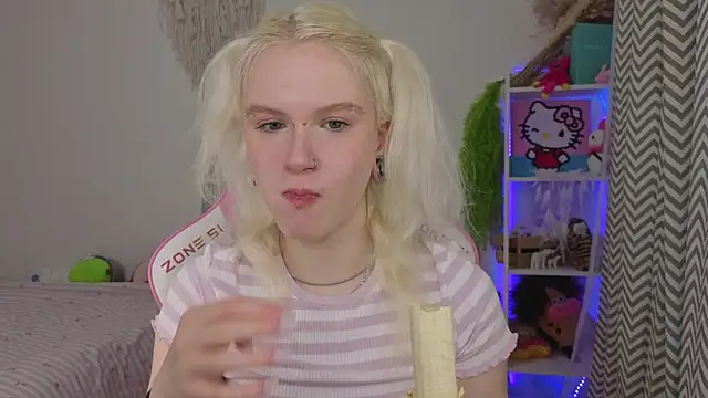 Mia WaterFall online show from 04-19-26, 03:29