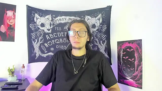 Snapshot of GaahlFrost chatting on 06-10-26, 02:24 GaahlFrost online show from 06-10-26, 02:24