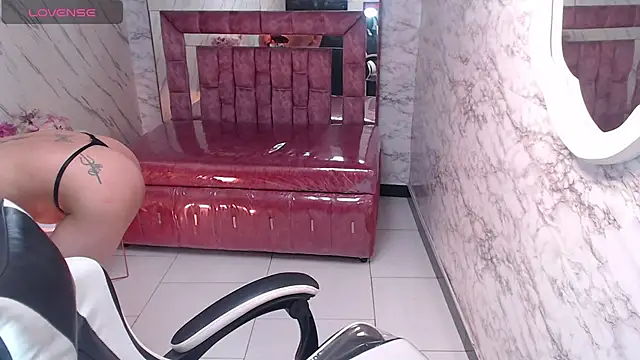 Snapshot of Melisa_v chatting on 04-24-26, 07:49 Melisa v online show from 04-24-26, 07:49