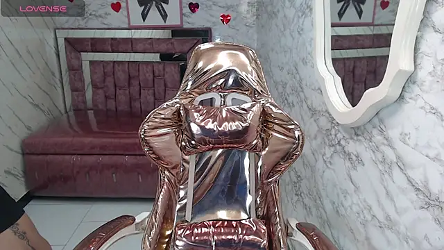 Snapshot of Melisa_v chatting on 02-11-26, 08:20 Melisa v online show from 02-11-26, 08:20