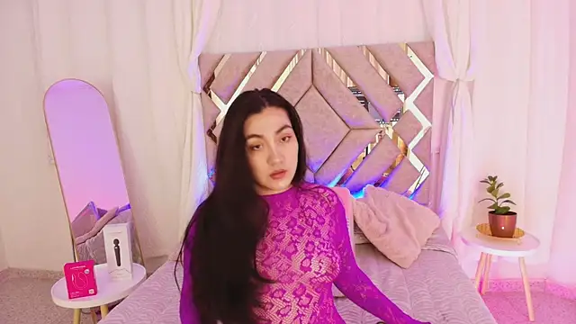 Snapshot of KathiaJenner chatting on 05-15-26, 11:08 KathiaJenner online show from 05-15-26, 11:08