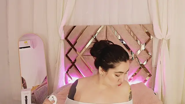 KathiaJenner online show from 04-14-26, 11:26