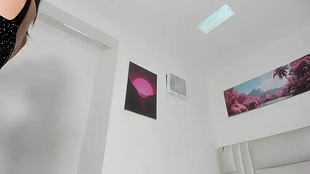 Snapshot of emily__mcqueen chatting on 02-24-26, 09:48 emily mcqueen online show from 02-24-26, 09:48