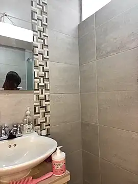 Snapshot of saray_mendozaa chatting on 02-15-26, 06:07 saray mendozaa online show from 02-15-26, 06:07