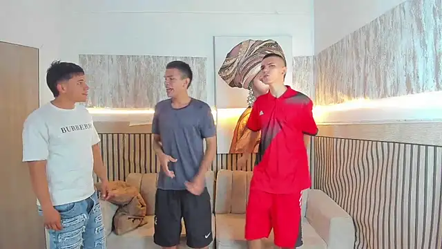 Snapshot of friendslikeplay chatting on 02-10-26, 09:14 friendslikeplay online show from 02-10-26, 09:14