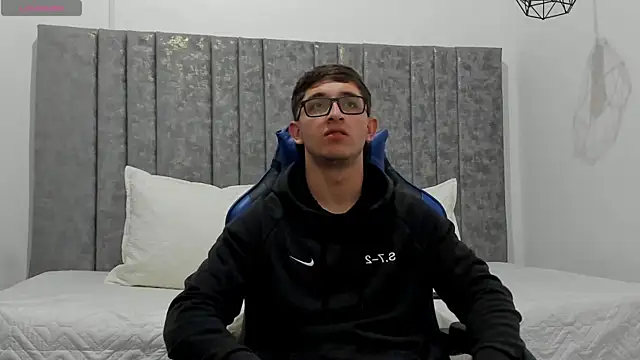 Calvin Hunter online show from 04-02-26, 03:02