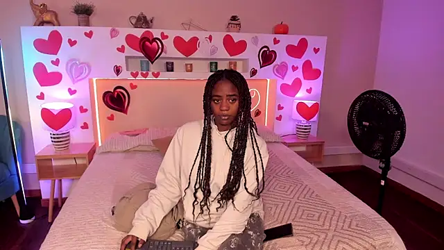 naomi campell online show from 02-14-26, 11:32