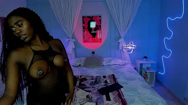 naomi campell online show from 02-05-26, 07:21