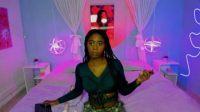 naomi campell online show from 02-26-26, 07:36