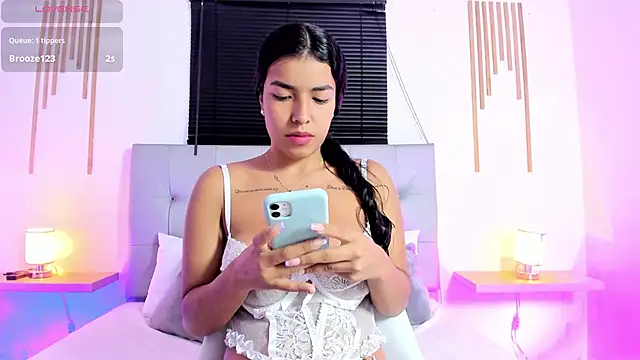 Snapshot of _kimmygrey chatting on 02-28-26, 01:38 kimmygrey online show from 02-28-26, 01:38