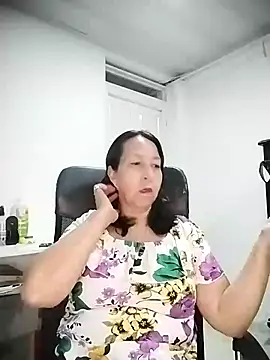 Snapshot of RosseLaure chatting on 07-15-26, 12:17 RosseLaure online show from 07-15-26, 12:17