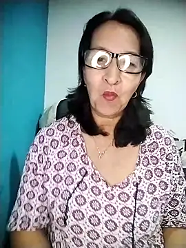 Snapshot of RosseLaure chatting on 05-31-26, 01:44 RosseLaure online show from 05-31-26, 01:44