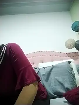 Snapshot of RosseLaure chatting on 02-04-26, 02:28 RosseLaure online show from 02-04-26, 02:28